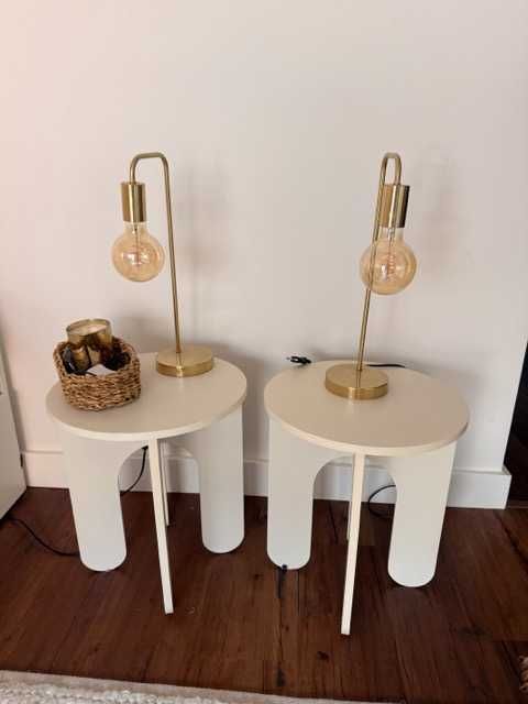 Mesas de cabeceira brancas