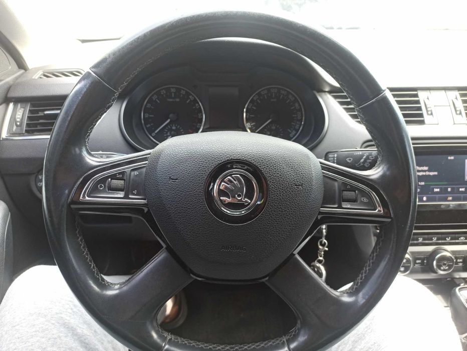 автомобіль Skoda Octavia