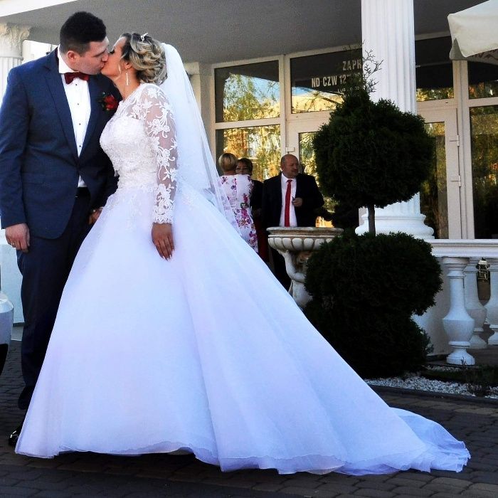 Suknia ślubna princess + halka oraz bolerko