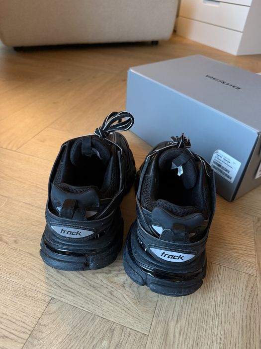 Balenciaga track оригінал