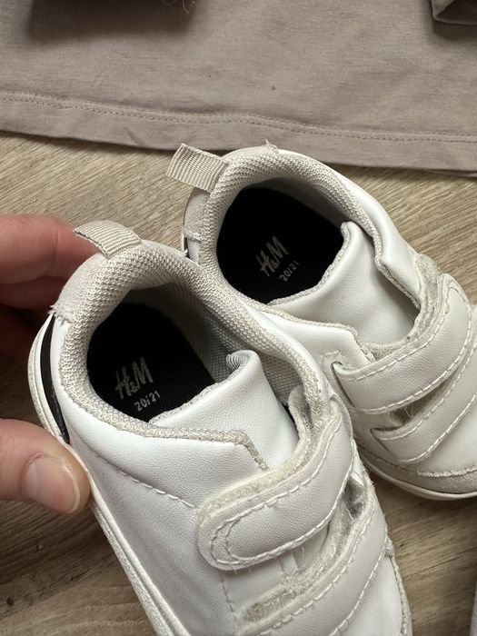 Лонгслів Zara та кросівки