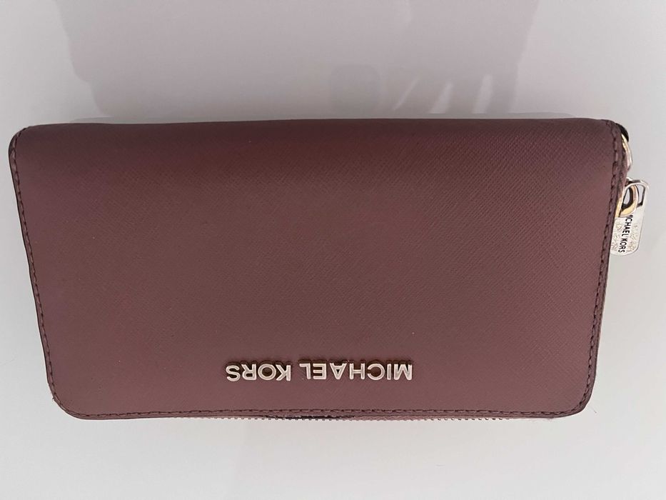 Carteira Michael Kors em bom estado