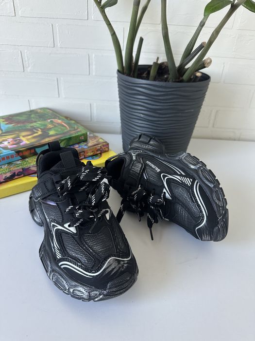 Кросівки дівчаткам стильні , легкі та зручні 34 35 36