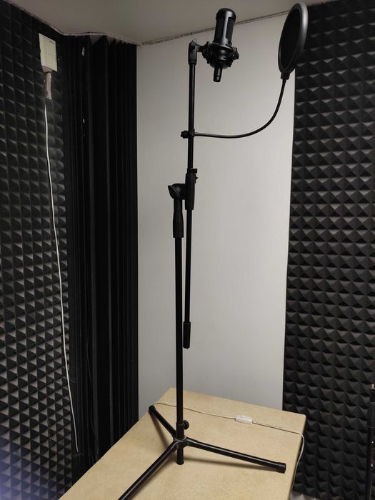 Студійний мікрофон Audio-Technica AT2050