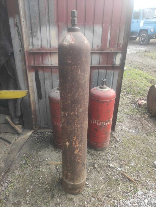 Газовый балон. Ацитилен. Большой балон.