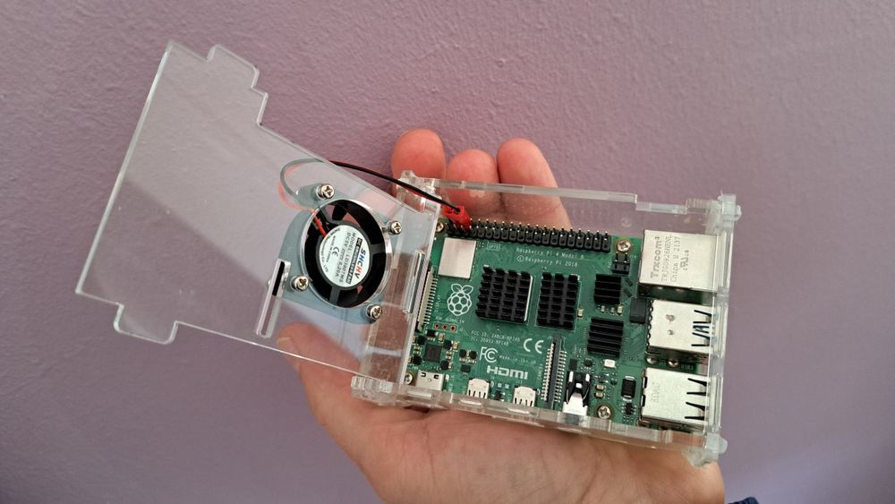 Raspberry Pi 4 2GB RAM + akcesoria (obudowa, karta)