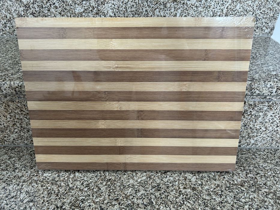 Tabua de bambu 45x32 cm nova