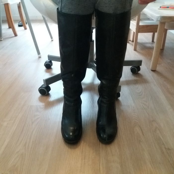 BOTAS ALTAS COMO NOVAS FOREVA de pele pretas n.º 38