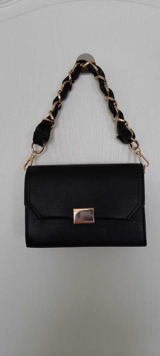 Elegancka koktajlowa czarna torebka na ramię do ręki Mohito