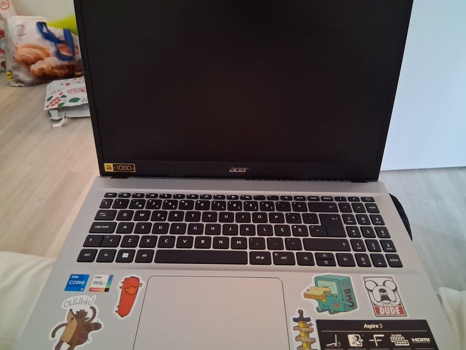 Notebook aspire3, com pouco uso