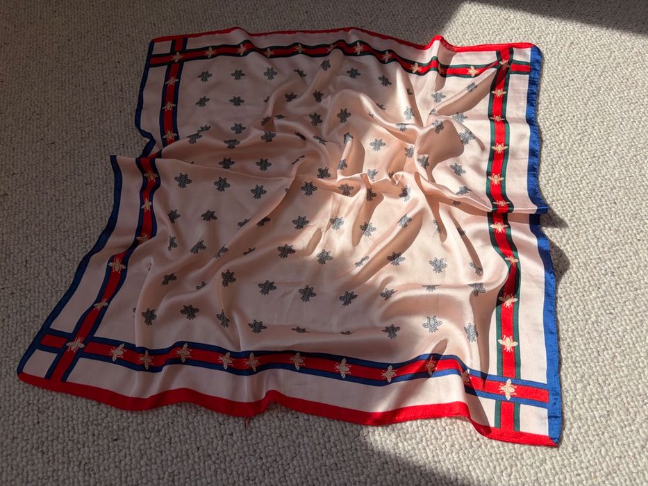 Piękna apaszka 70x70