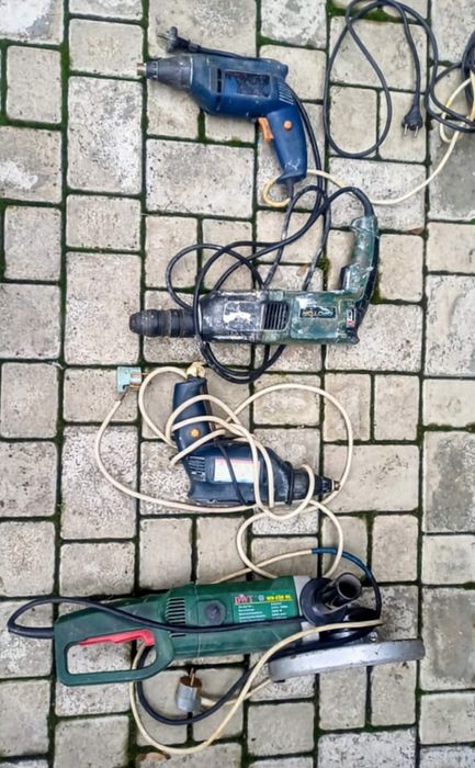 Дрелі- перфоратор- болгарка.