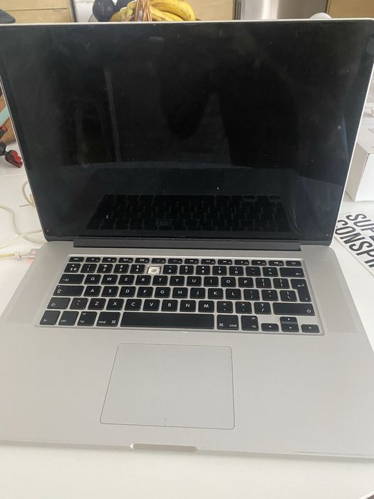 Apple Macbook Pro 15” 2013 ecrã partido