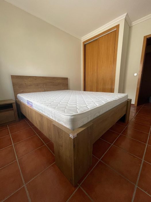 Conjunto cama + colchão + cabeceiras