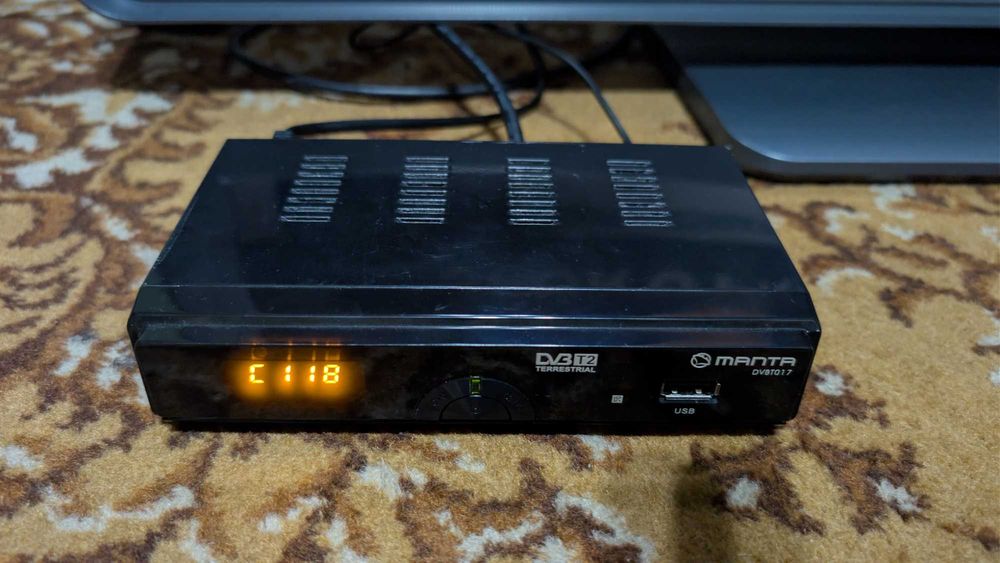 Telewizor Sony KDL-40U4000 + dekoder Manta DVBT017 + pokojowa antena