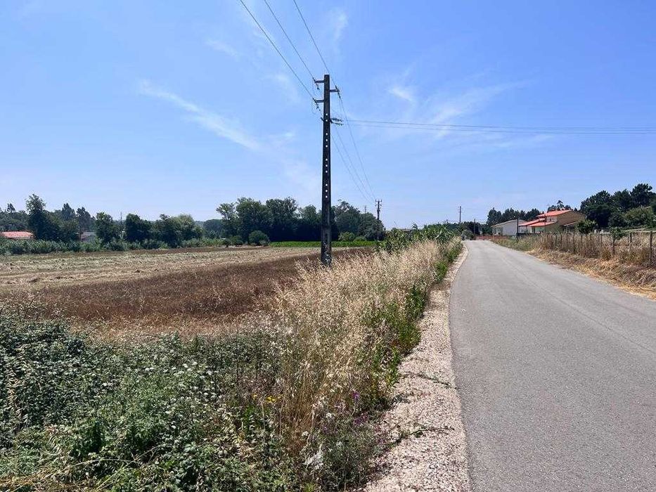 Terreno Leiria junto à  Ribeira dos Milagres, Regueira de Pontes