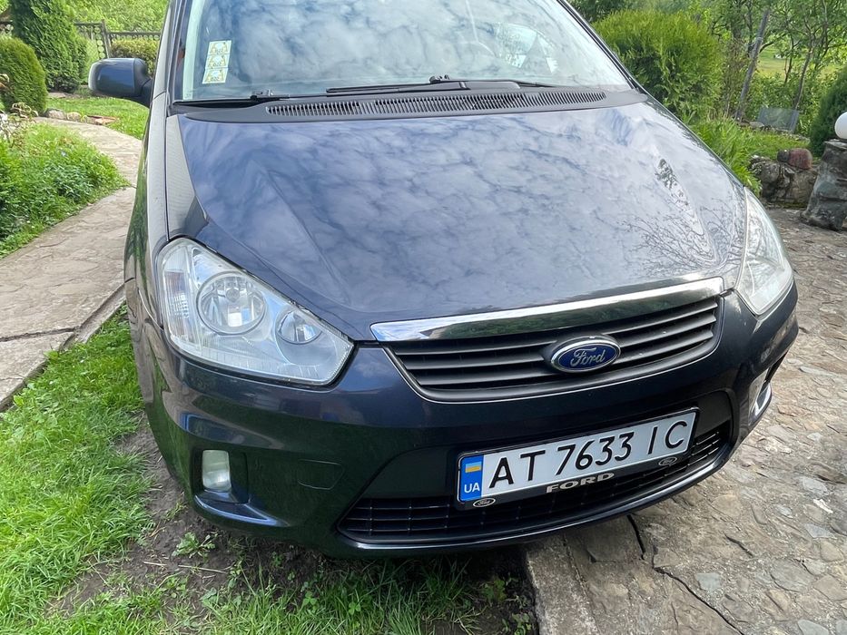 Автомобіль Ford C-Max