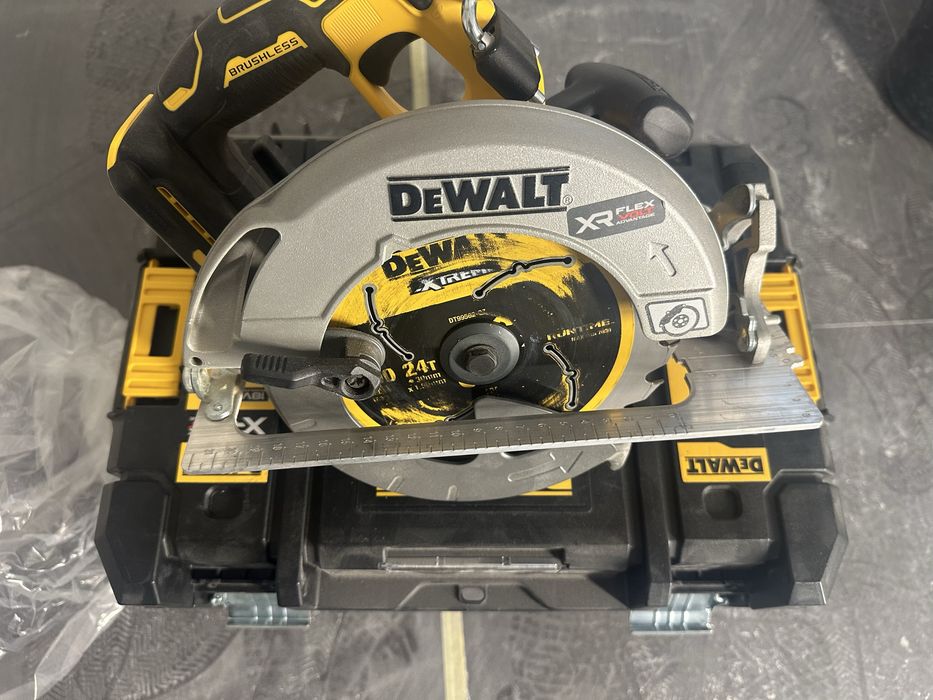 Serra circular Advantage Dewalt DCS573NT-XJ