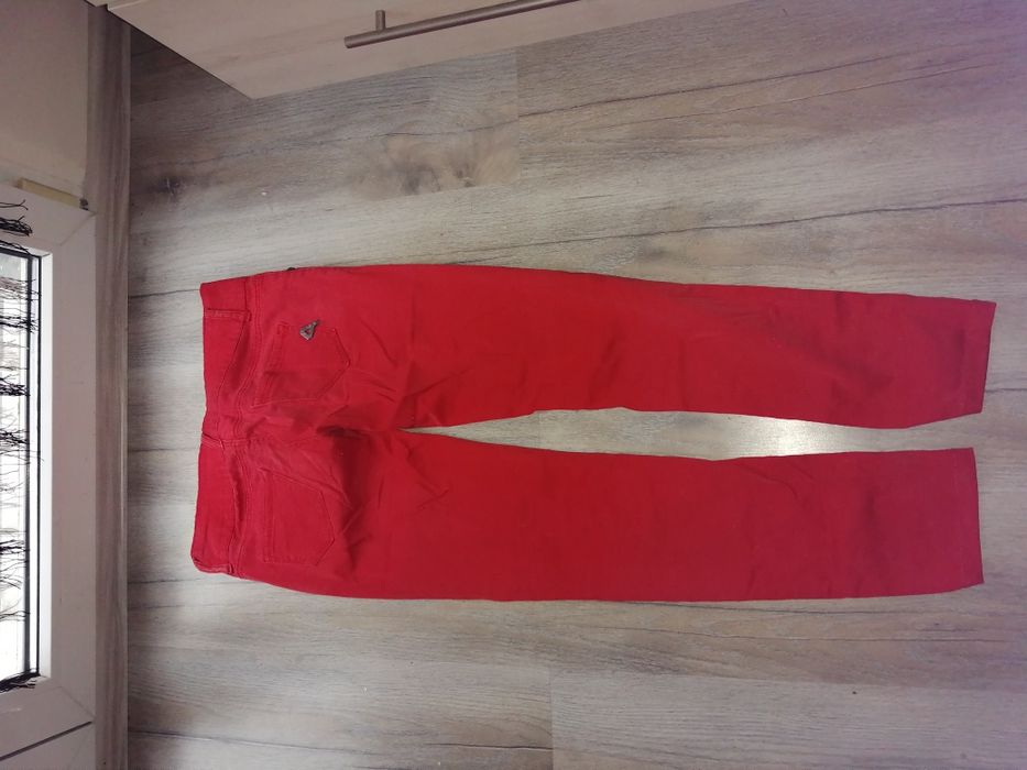 Dwie pary spodni jedne firmy Mango