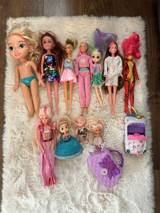 Zestaw lalek jak Barbie i inne lalki
