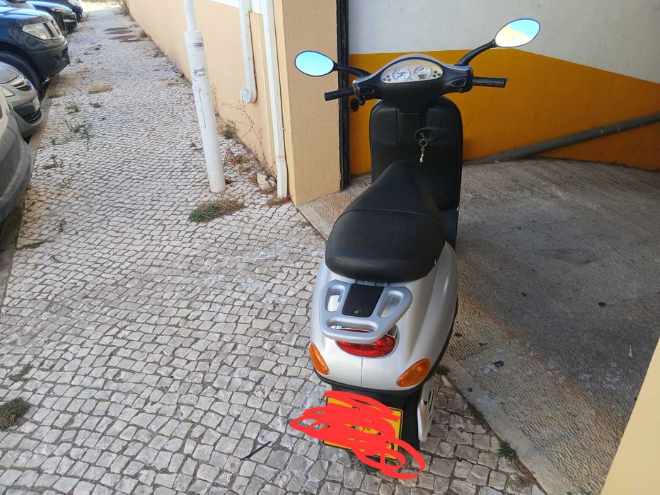 scooter Vespa  2004  COMO NOVA