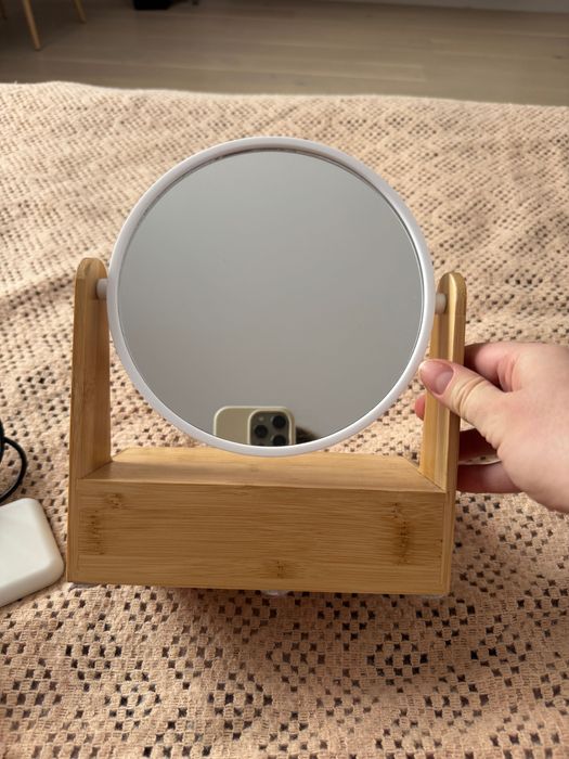 Продам косметичне дзеркало з збільшенням