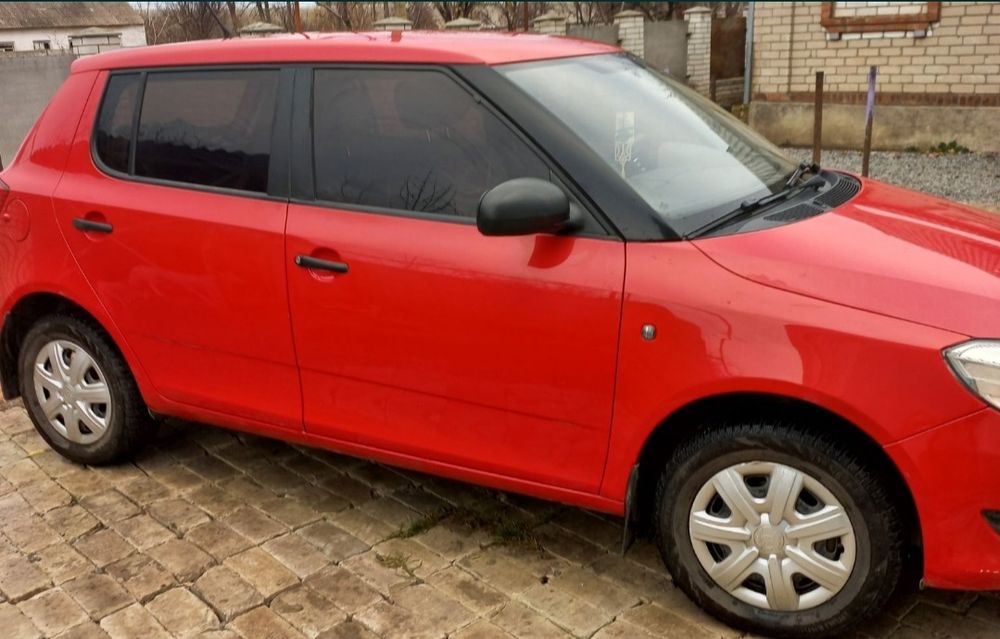 Шкода фабиа 2012 года