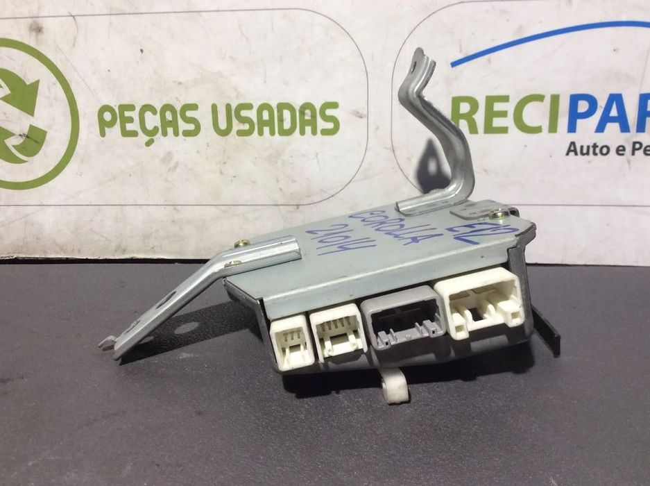 Centralina ou Modulo Direção Assistida Toyota Corolla E12 1.6 vvti