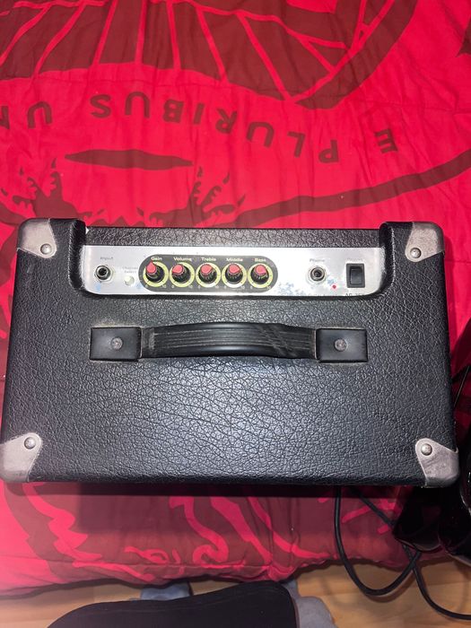 Kit Guitarra Elétrica Aria Excel Series + Amplificador Aria AG-25X (Ideal para Iniciantes)