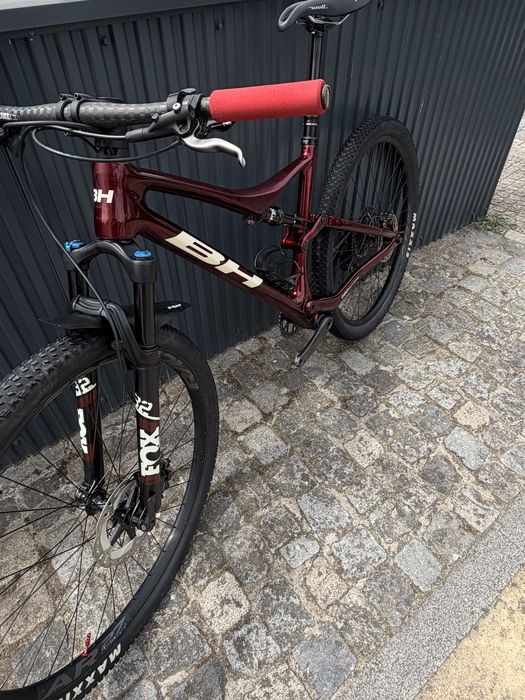 Bicicleta BTT BH Carbono