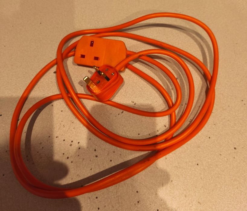 Przedłużacz angielski 3 metry 13 A 250 v