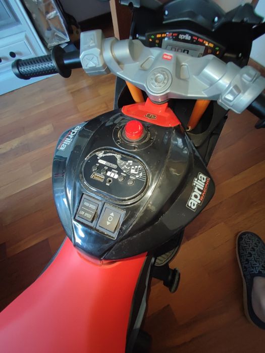 Mota Elétrica Infantil Aprilia RS660 (12V)