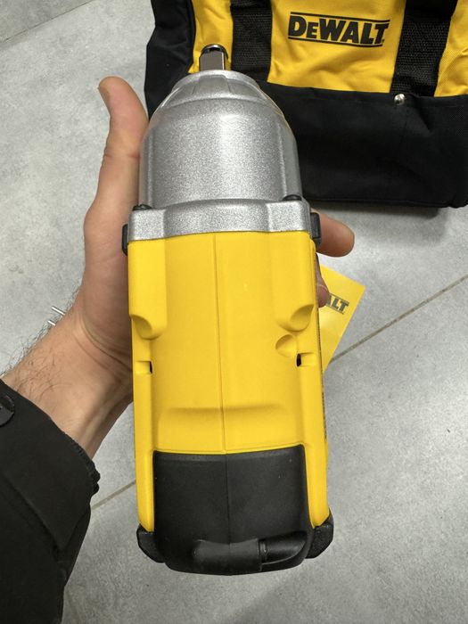 Потужний безщітковий гайковерт Dewalt DCF900 20v 1/2. 1900Нм. USA