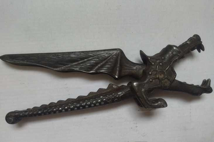 Оріхокол, Лускунчик, Дракон