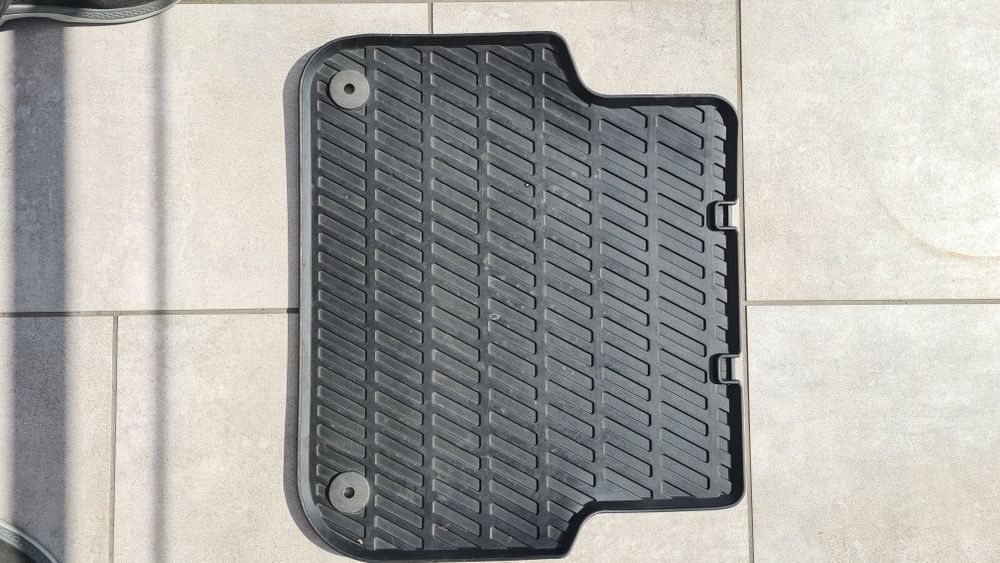 Dywaniki gumowe tył Audi A6 C6 OEM