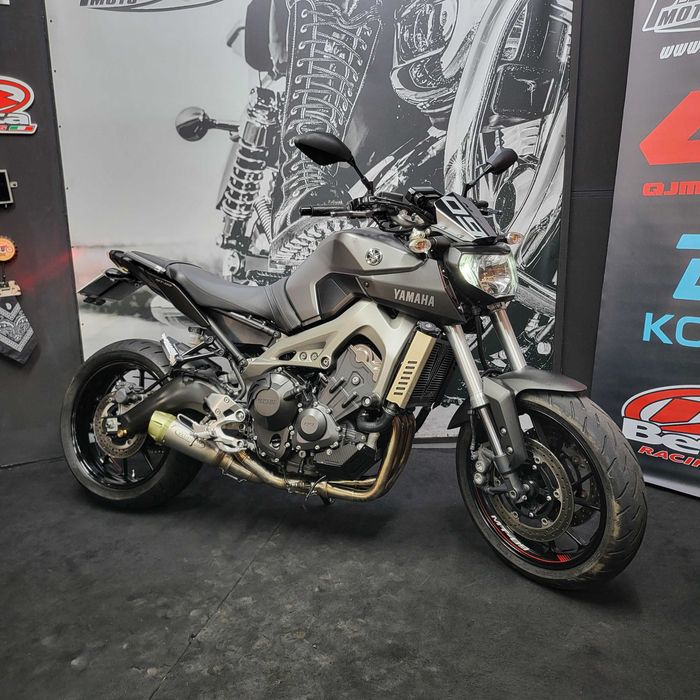 Yamaha - MT --09
