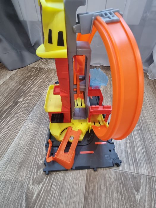 Hot wheels пожежна станція