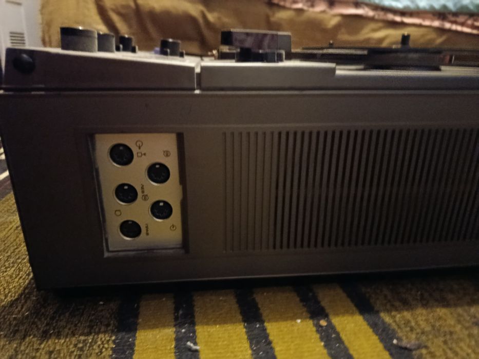 Магнітофон катушечний