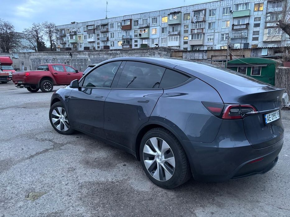 Продам Tesla Y в гарному стані
