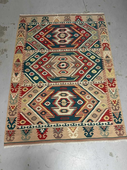 Tapete Kilim Bege Autêntico 140x200cm em excelente estado
