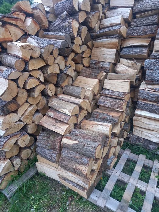 Drewno opalowe i kominkowe lisciaste sezonowane.