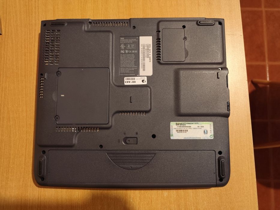 Y2K Retro Laptop | Translucent Blue Keyboard | Windows XP Pro Original