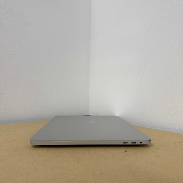 Macbook Pro 2020 TouchBar { i5 | 16gb | 1Tb SSD } Гарантія . 13108SV