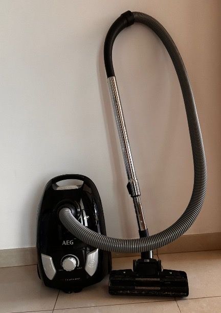 Aspirador de pó em boas condicoes