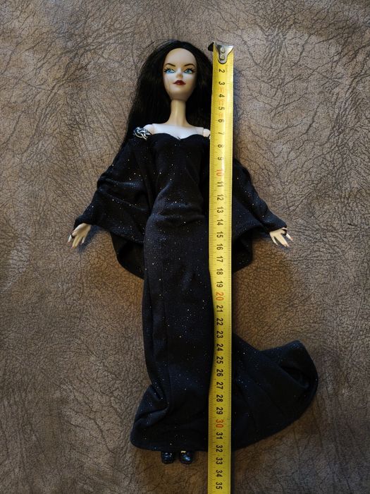 Lalka Morticia i Rączka