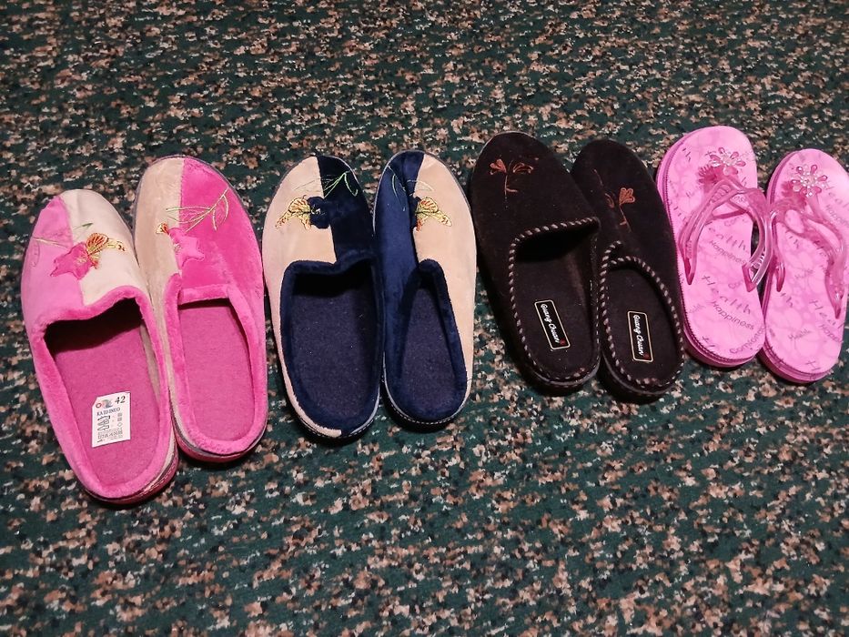 Нові жіночі тапочки великого розміру