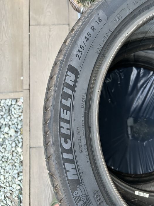 Michelin Primacy 235/45R/18 (2 opony)