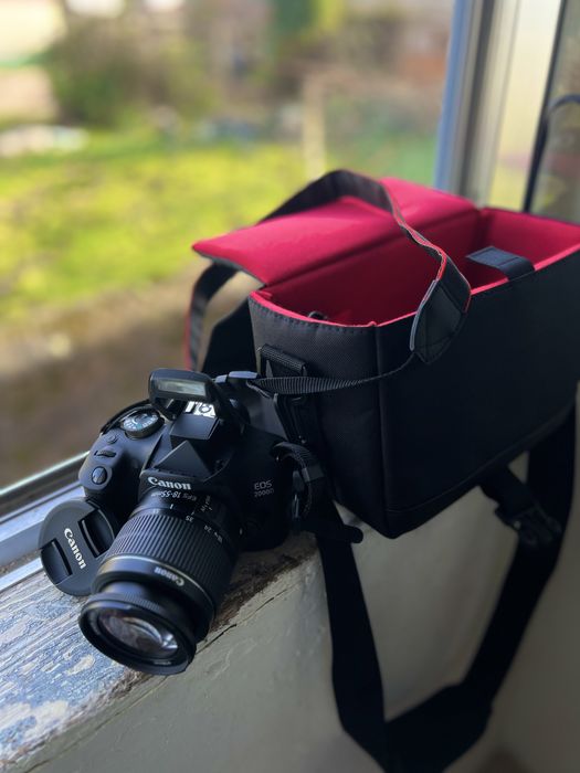 Kit Máquina Fotográfica CANON EOS 2000D + 18-55 mm