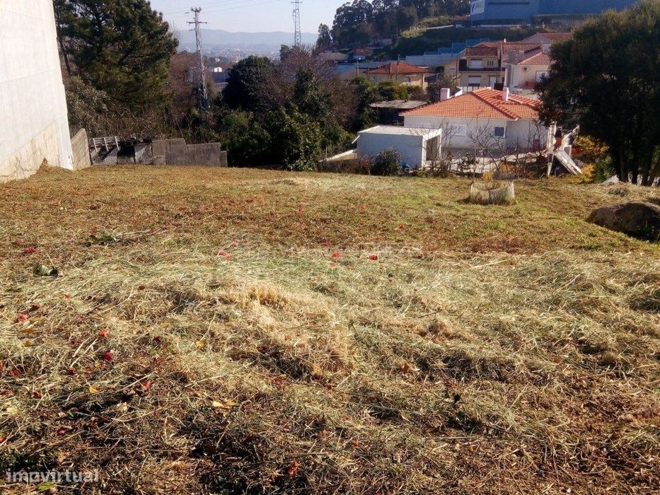 Terreno urbano com 835m2, em Pedroso - Vila Nova de Gaia.