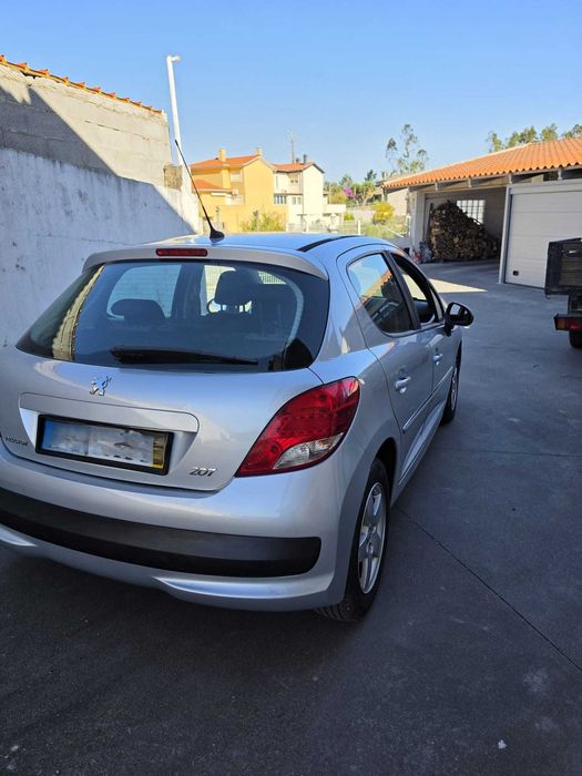 Peugeot 207 1.4 HDi Sport (2010) foto 3